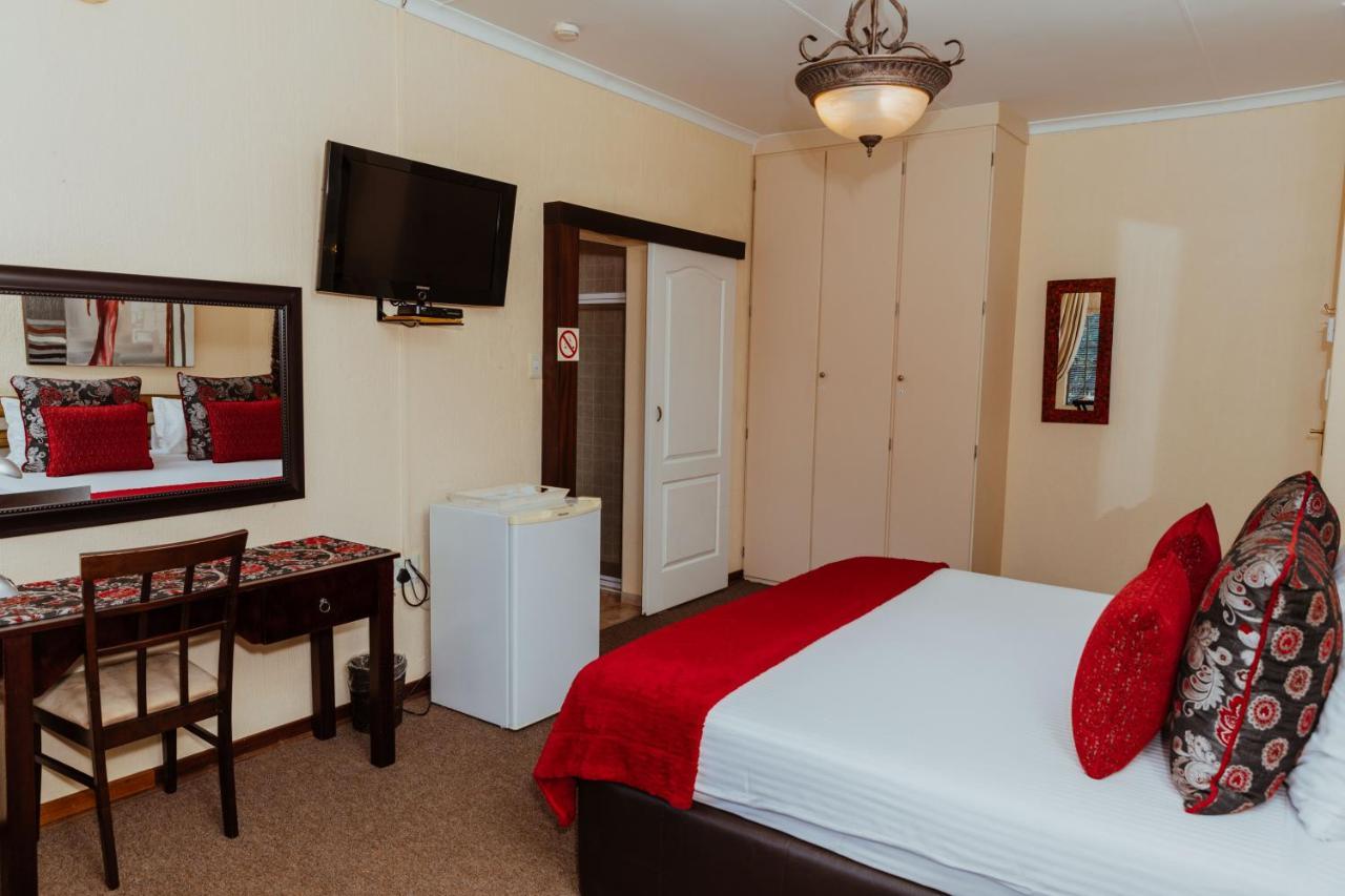 Boubou Bed And Breakfast Rustenburg Esterno foto